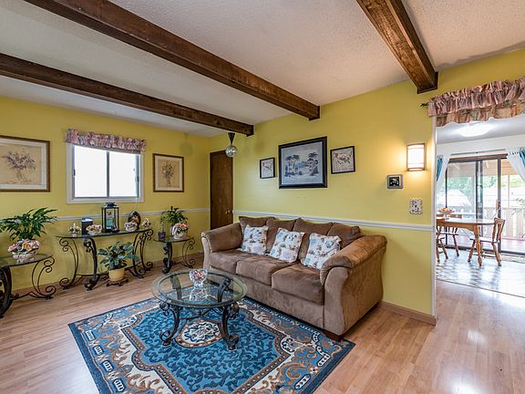 3rd image of 102 N Metropolitan Ave