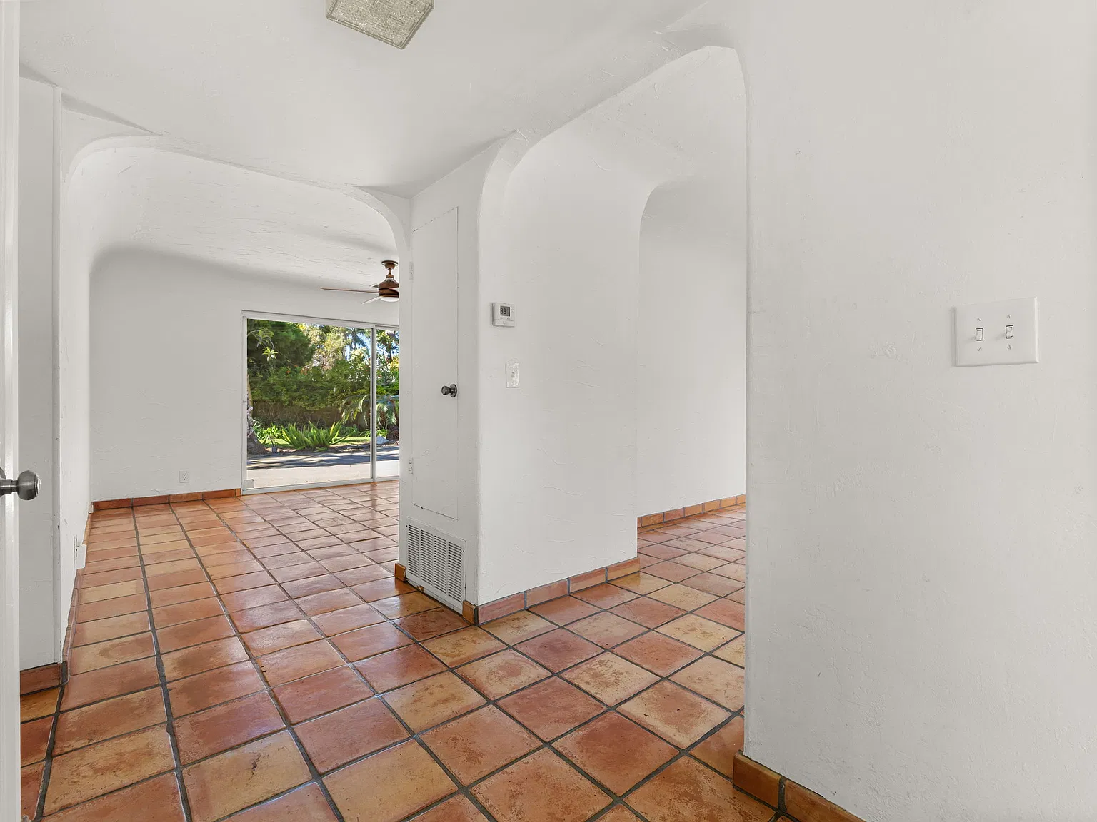 4 bed, 3500 sqft, $8,750 — Photo 4