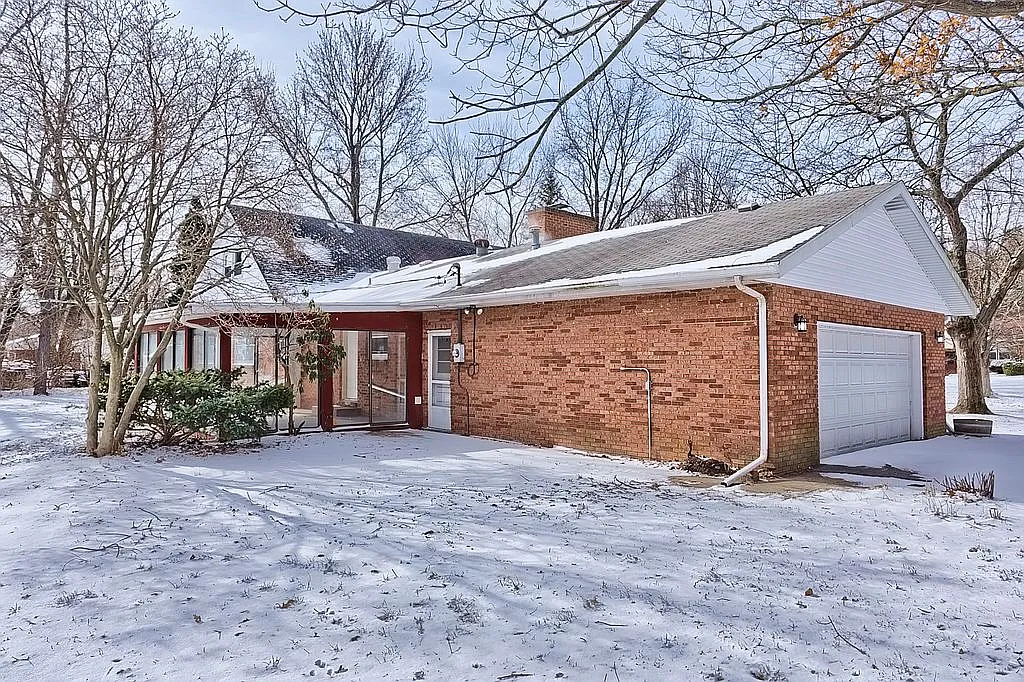 1908 Shelly Ct photo 1