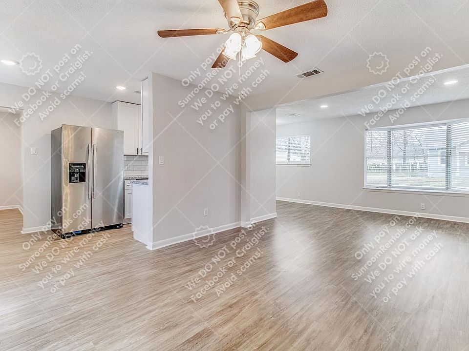 1st image of 620 E College St
