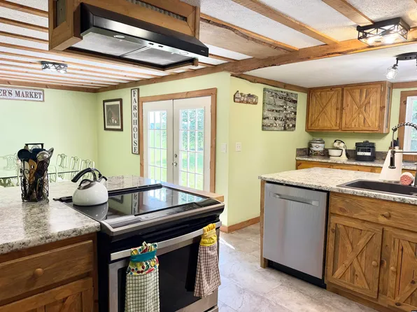 714 Doran Rd, Martin, TN 38237