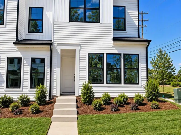 6616 Harlech St, Charlotte, NC 28269