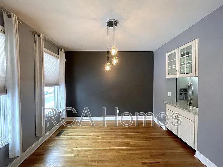 232 E Saint Joseph St #1 — Photo 3