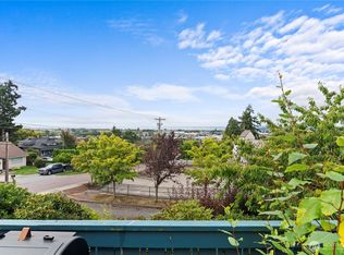 8200 Hennings Dr, Stanwood, WA 98292