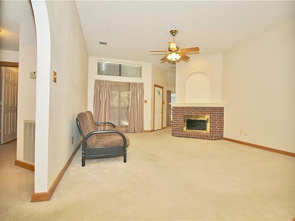 5th image of 2058 Biscayne Dr
