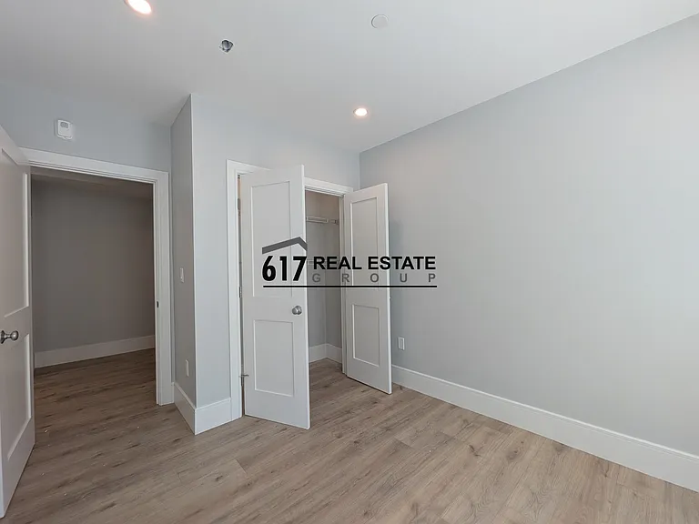 11 Holton St #3 — Photo 6