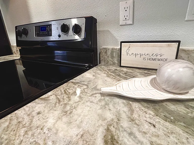 11 Valencia Cir — Photo 13
