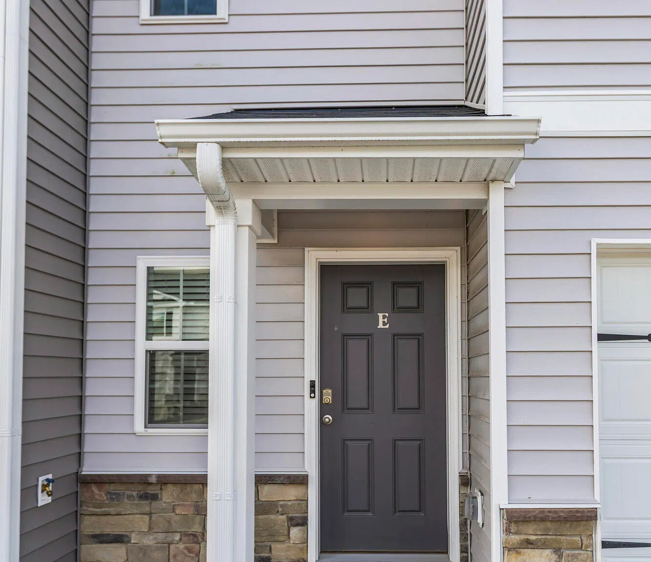 3 bed, 2.5 bath, 1502 sqft, $1,700 — Photo 2