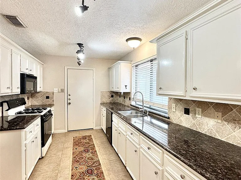 11614 Easterling Dr — Photo 10