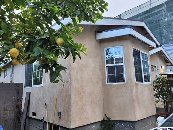 4th image of 3428 Fletcher Dr