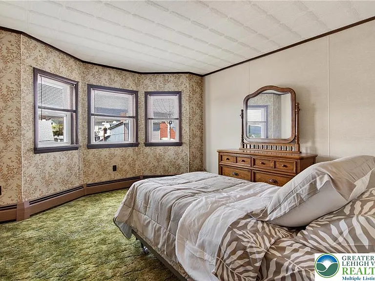 216 W Bertsch St — Photo 16