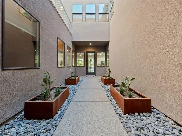 845 Loch Katrine Ave, Henderson, NV 89012