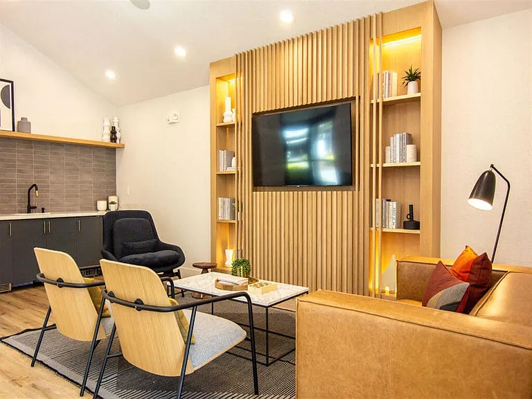 Parc Medallion Apartments — Photo 4
