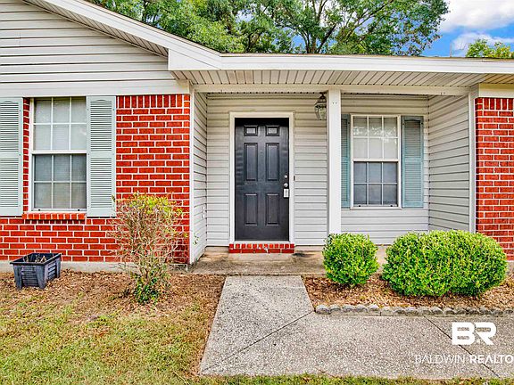 3rd image of 2925 Ironwood Dr
