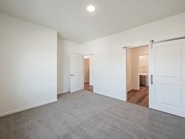 Gateway Apartments — Photo 18