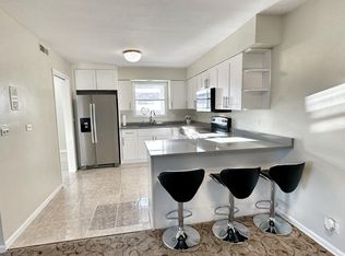 556 E Northwest Hwy #1, Palatine, IL
