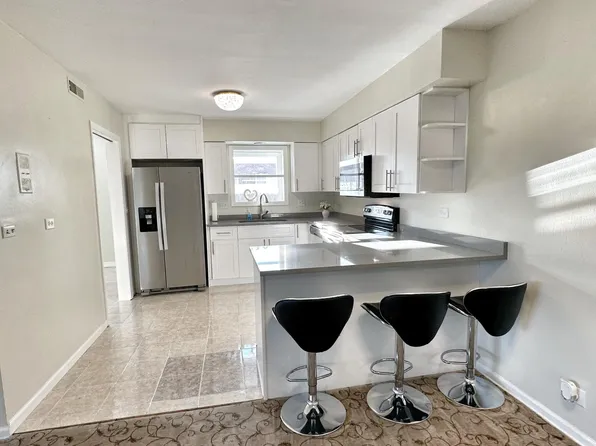 556 E Northwest Hwy #1, Palatine, IL 60074