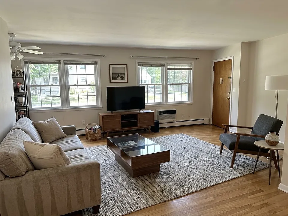 240 S Broadway #6B