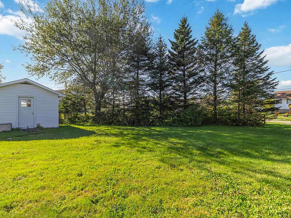 1st image of 301 Cow Bay Rd