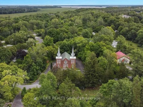 44 Union Rd, Prince Edward County, ON K8N 4Z7