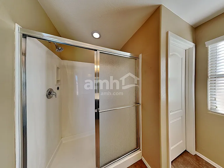 2324 S 238th Ln — Photo 10