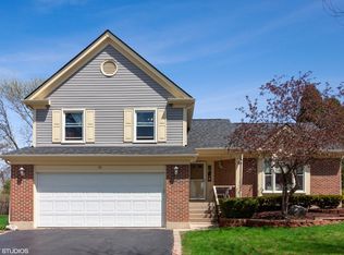 70 Newfield Dr, Buffalo Grove, IL 60089