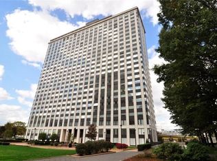320 Fort Duquesne Blvd APT 11L, Pittsburgh, PA