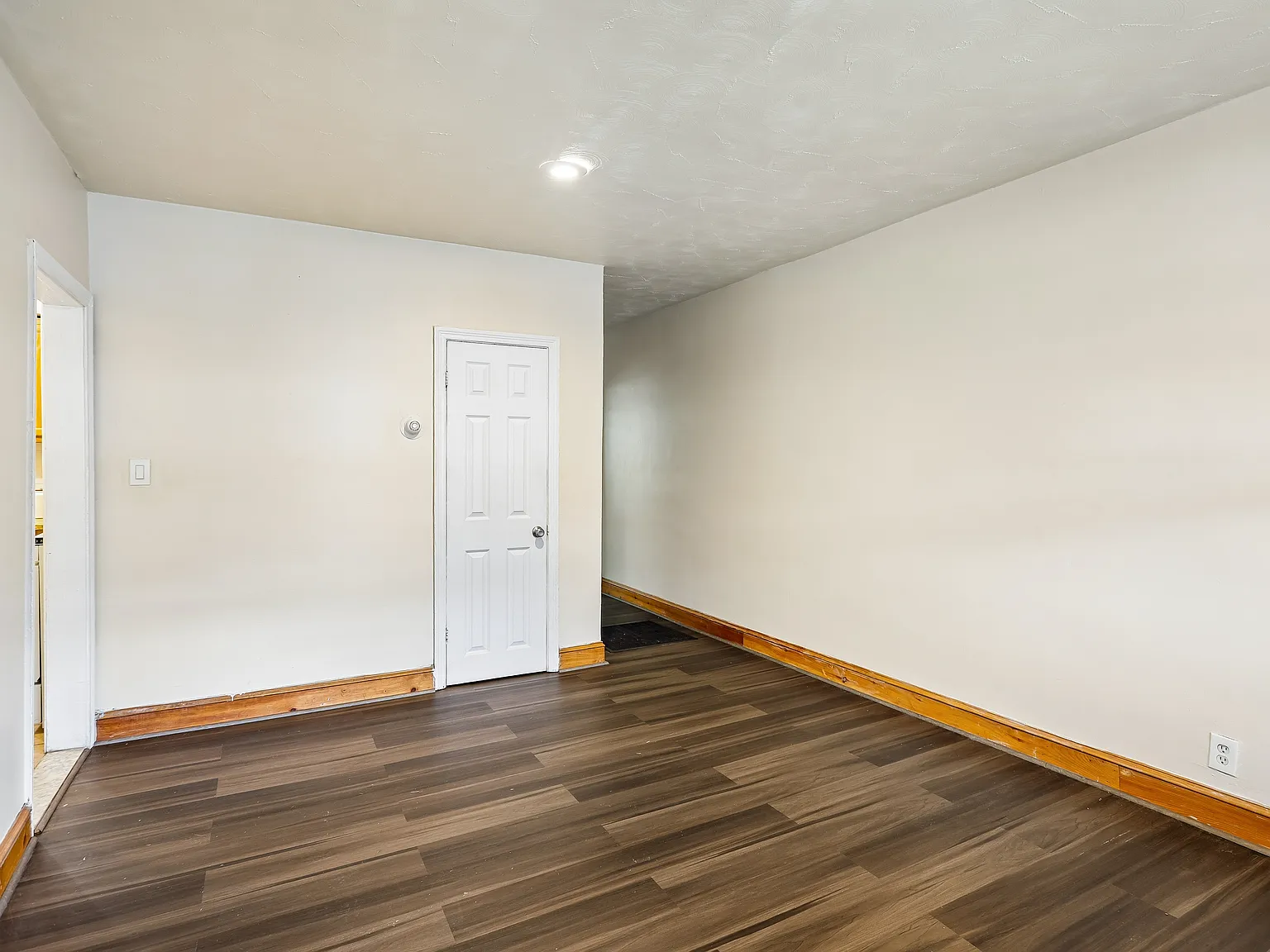 1 bed, 750 sqft, $1,100 — Photo 3