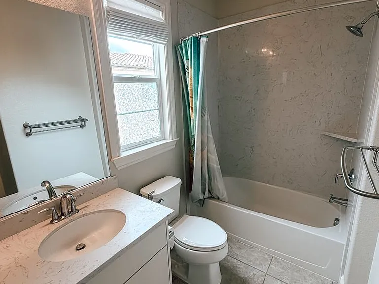 1329 Bayberry View Ln — Photo 6