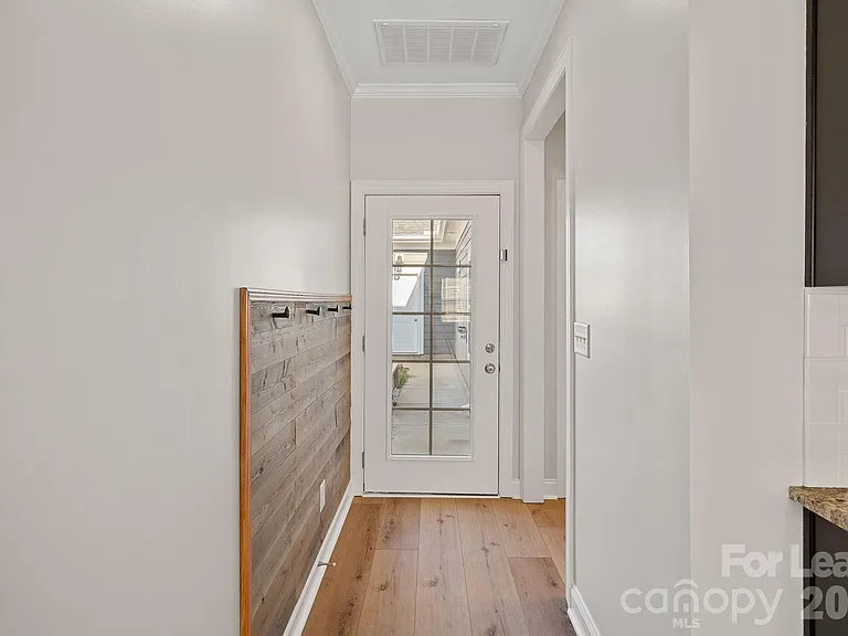 2503 Gallery Dr — Photo 9