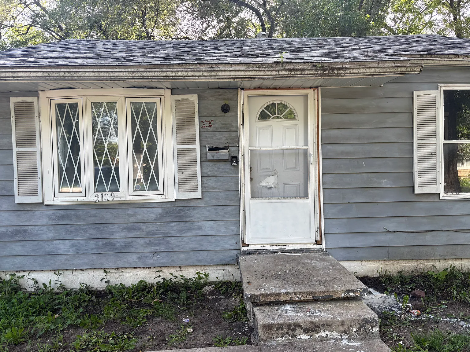 2 bed, 750 sqft, $950 — Photo 2
