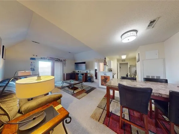 96 Mill St APT 301, Woonsocket, RI 02895