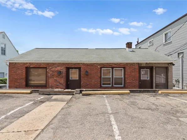 1807 Pine Hollow Rd, Mc Kees Rocks, PA 15136