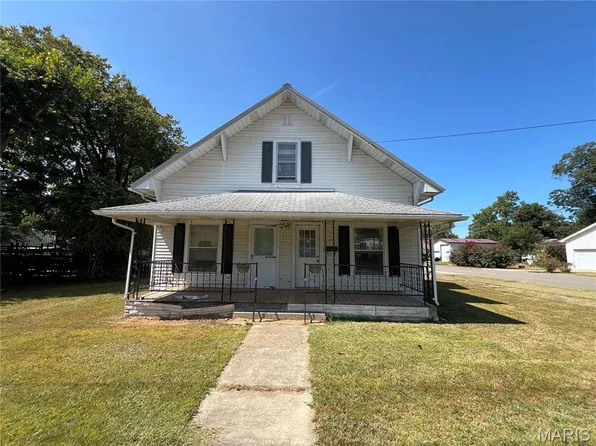731 N Locust St, Dexter, MO 63841