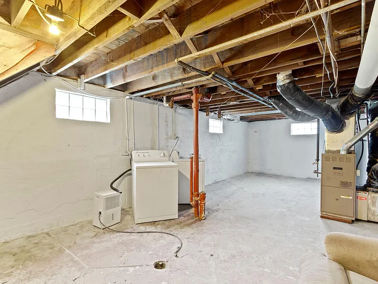 4354 Crittenden Ave — Photo 21
