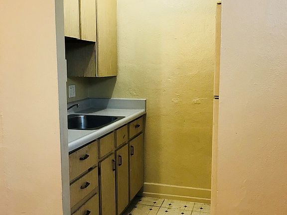 5th image of 1540 N Logan St APT 03