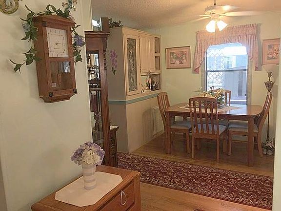 5th image of 411 Tulip Dr