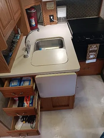 1 bed, 400 sqft, $1,100 — Photo 2