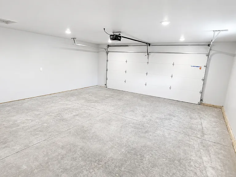 2489 Chestnut Dr — Photo 20