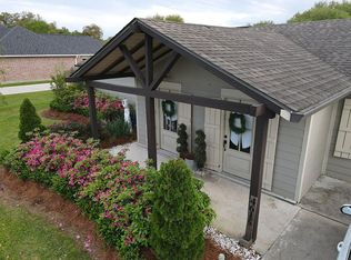 4615 Elizabeth St, Napoleonville, LA 70390