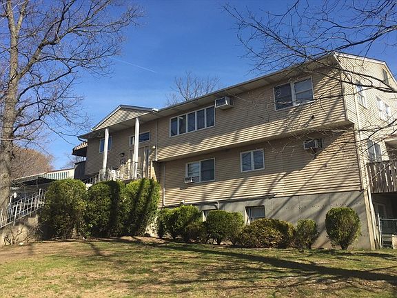 3rd image of 92 Park Ln