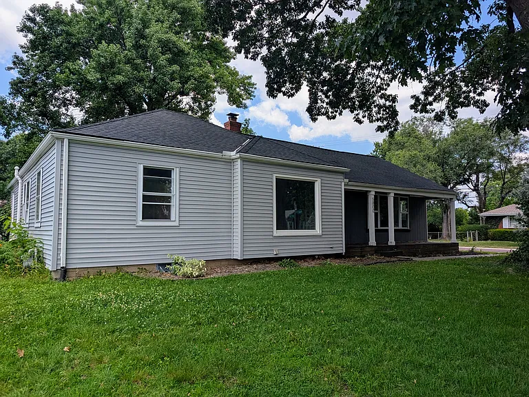 5800 Floyd St — Photo 2