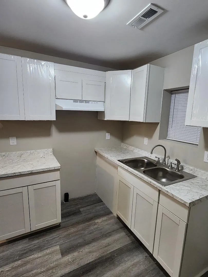 4902 Schmidt St - 4902 Schmidt St — Photo 3