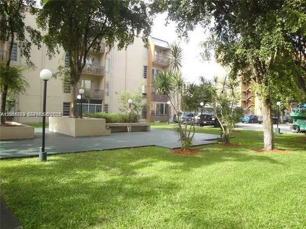 4713 NW 7th St, Miami, FL
