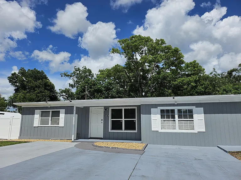 10117 N Ola Ave — Photo 2