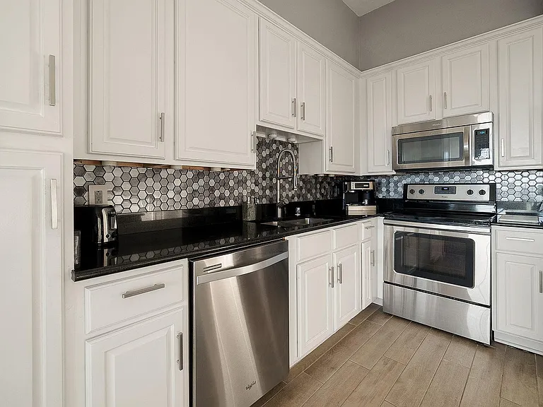 3225 Turtle Creek Blvd #814 — Photo 9