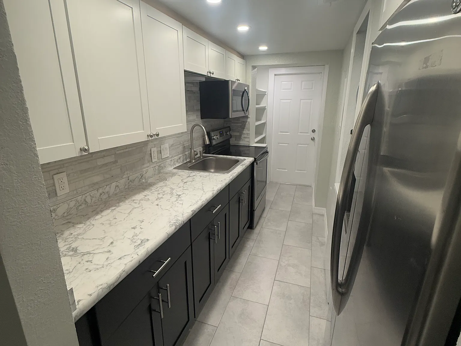 2 bed, 700 sqft, $1,500 — Photo 2