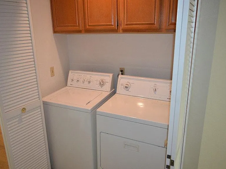 425 Huyler Ln #D — Photo 12