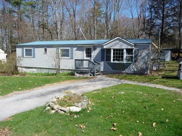 9 Lakeview Road, Raymond, NH 03077