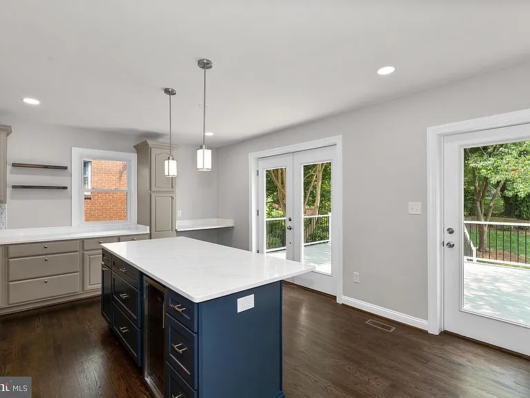 1506 Noyes Dr — Photo 11